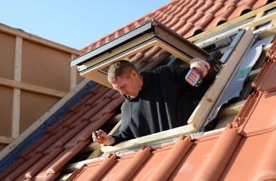 Pose de fenêtres de toit Velux à Rainneville